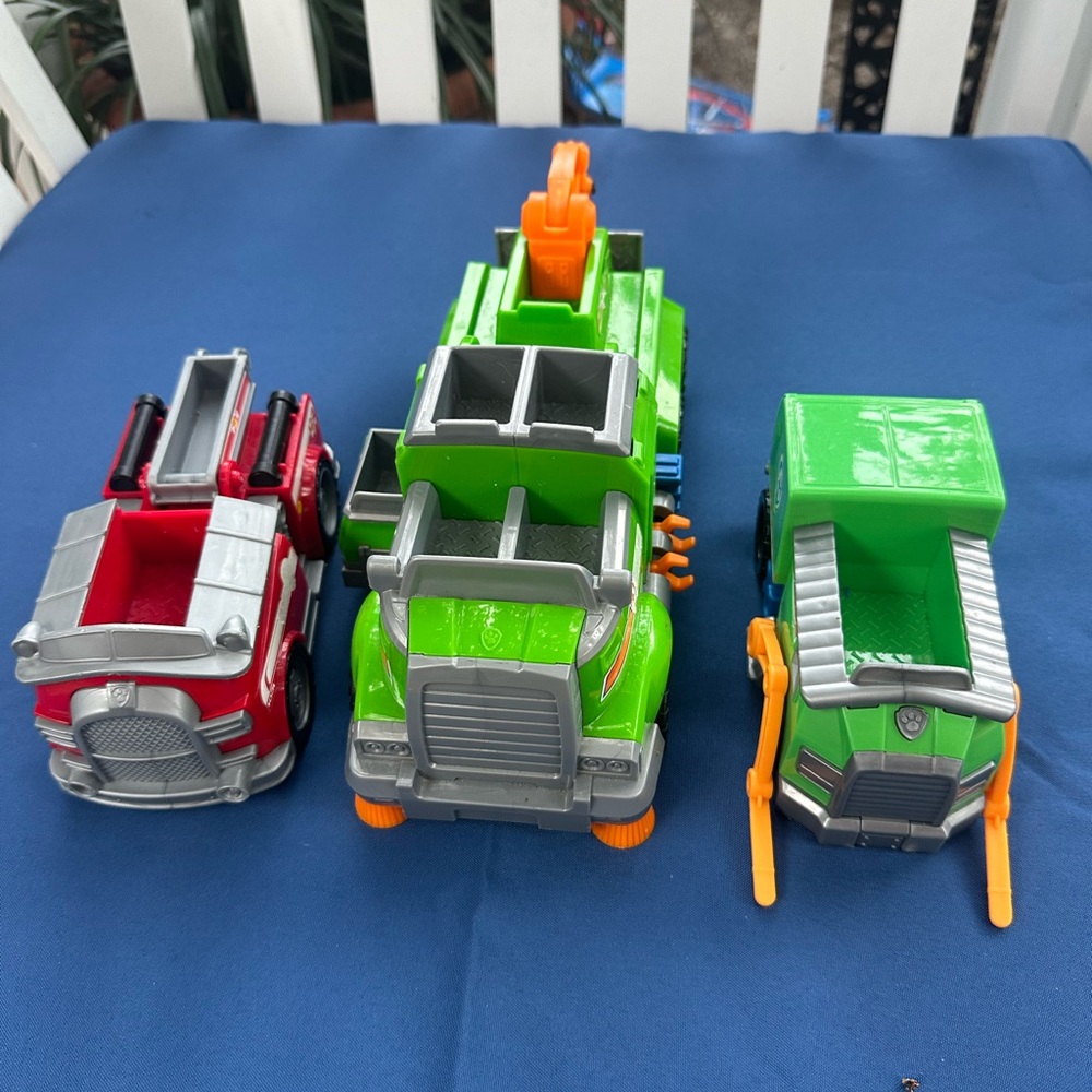 Paw patrol Green and Red Toy Truck Set Of 3